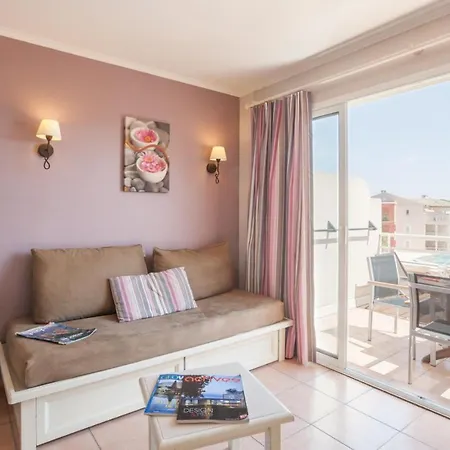 Appartement Les Calanques Des Issambres 2/3p6p Std *